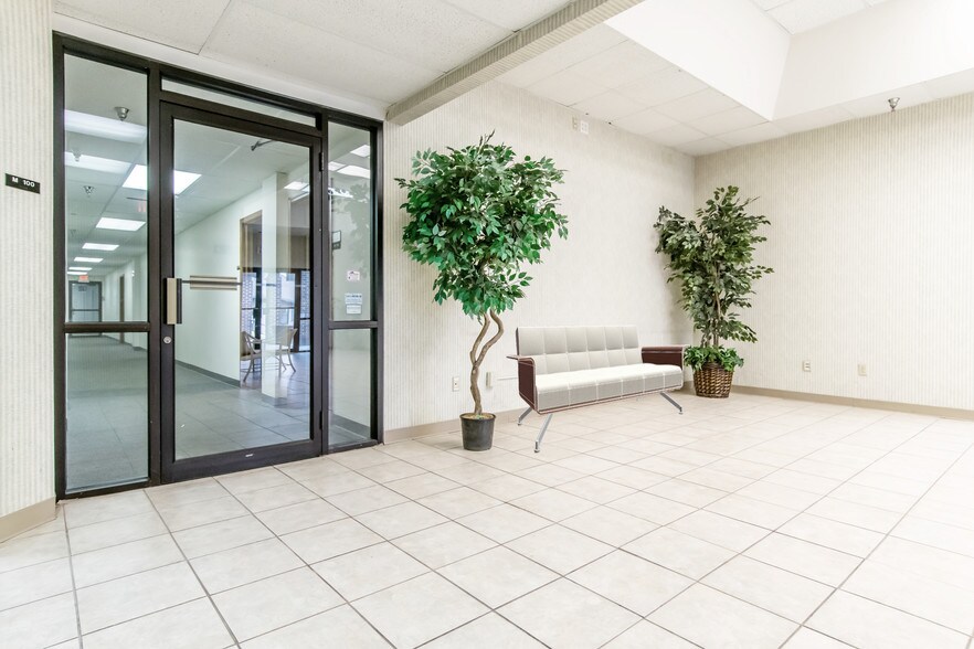 More Photos Of 1715 N Division St, Morris Unknown For Lease
