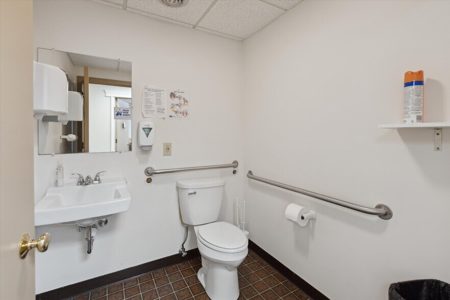 More Photos Of 615 S Euclid Ave, Bay City Medical For Sale