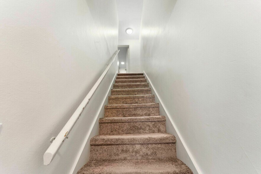 More Photos Of 101 Hooper Rd, Endicott Apartments For Sale