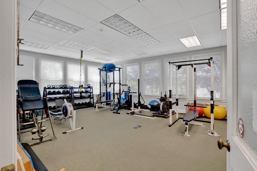 More Photos Of 725 Folger Ave, Berkeley Loft Creative Space For Sale