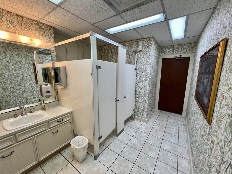 More Photos Of 620 4th St, Graham Office For Sale