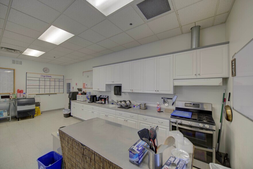 More Photos Of 1065 Marauder St, Chico Manufacturing For Lease