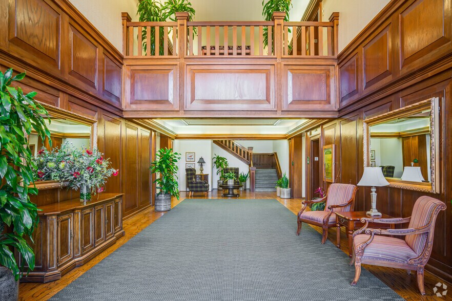 More Photos Of 4645-4647 N 32nd St, Phoenix Office For Sale