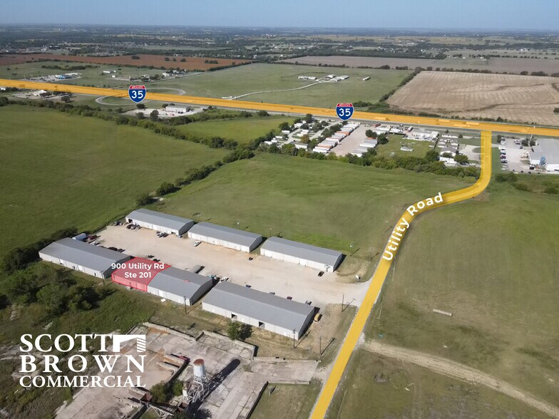 More Photos Of 900 Utility Rd, Sanger Unknown For Lease