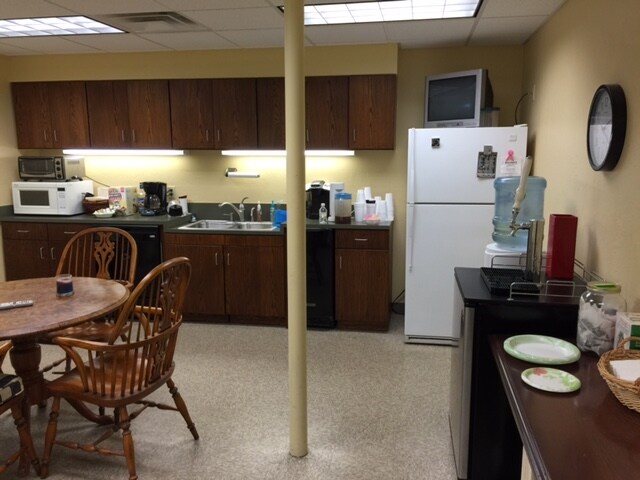 More Photos Of 2800-2828 W Country Club Dr, Oklahoma City General Retail For Lease