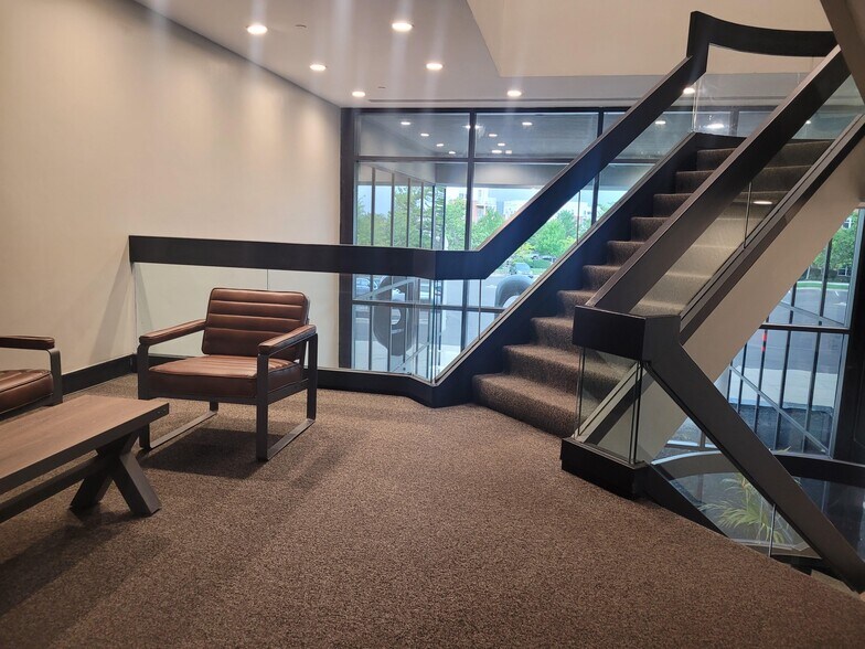 More Photos Of 100 W Old Wilson Bridge Rd, Worthington Medical For Lease