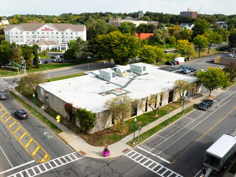 More Photos Of 25 Dill St, Auburn Office For Lease