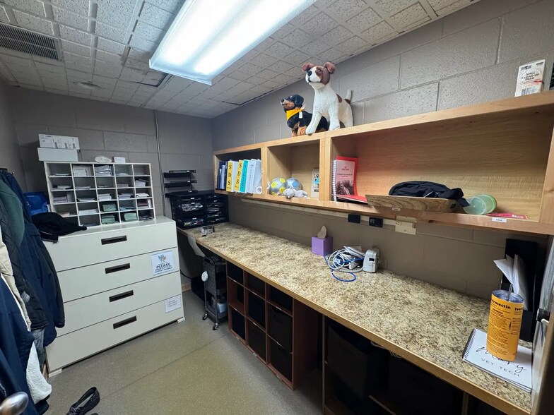 More Photos Of 6273 W River Rd NE, Belmont Veterinarian Kennel For Sale