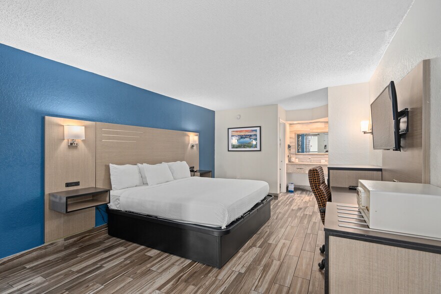 More Photos Of 3956 W Colonial Dr, Orlando Hotel For Sale