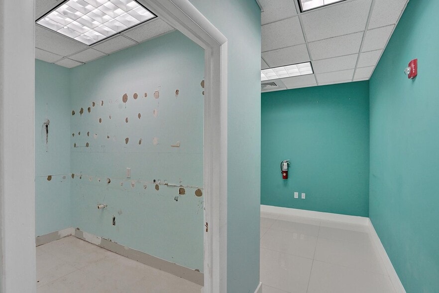 More Photos Of 15620 SW 29th St, Miramar Medical For Sale