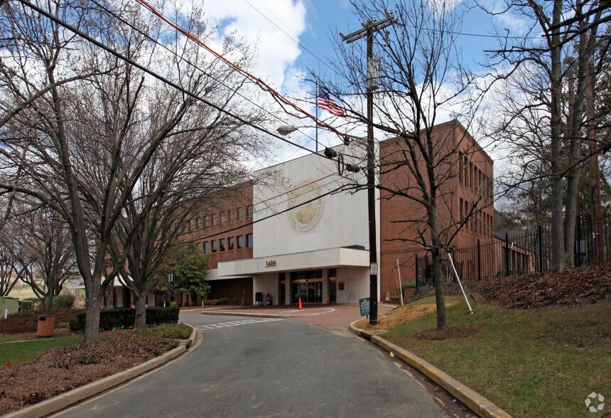 More Photos Of 3600 New York Ave NE, Washington Office For Sale