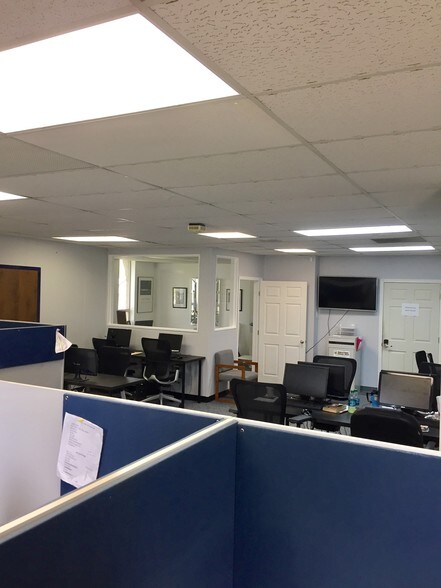 More Photos Of 2006 Swede Rd, Norristown Office For Lease