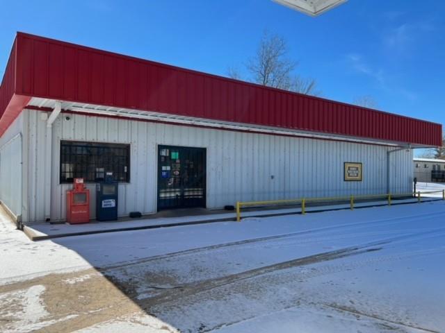 More Photos Of 155 Main, Oaks Convenience Store For Sale