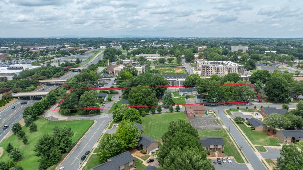More Photos Of 915 E 2nd St, Winston-Salem Apartments For Sale