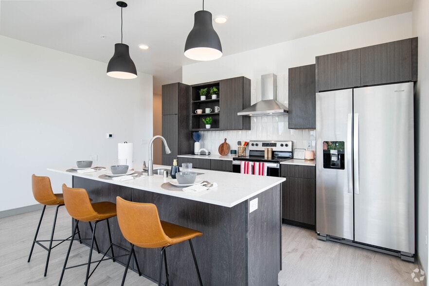 More Photos Of 2521 East Washington Ave, Madison Apartments For Lease