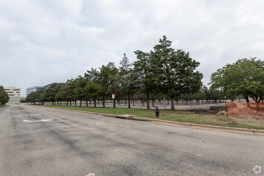 More Photos Of 11501 Burnet Rd, Austin Unknown For Lease