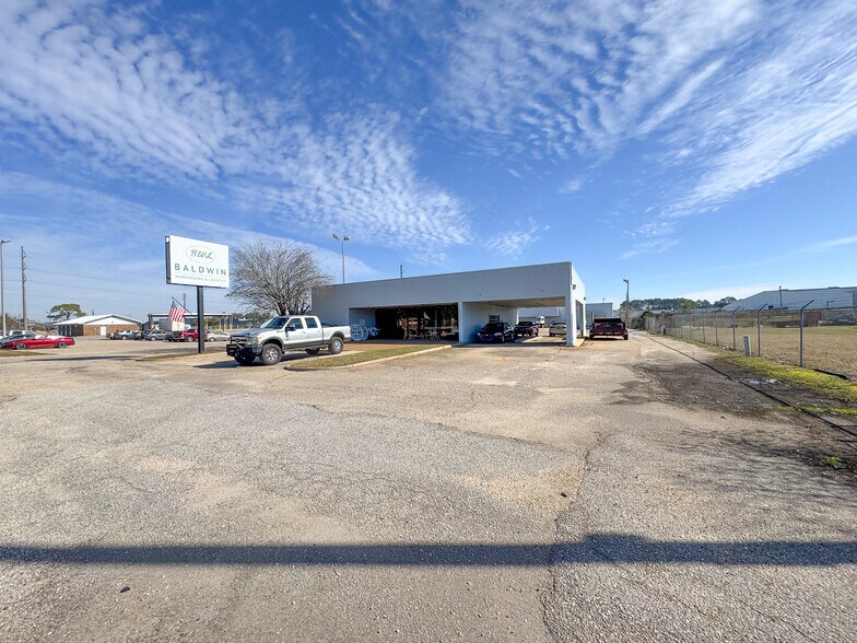 More Photos Of 1808 S Craft Hwy, Chickasaw Office For Lease