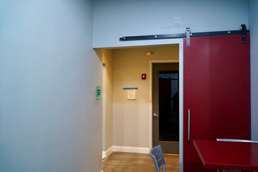 More Photos Of 5850 W Cypress St, Tampa Office For Lease