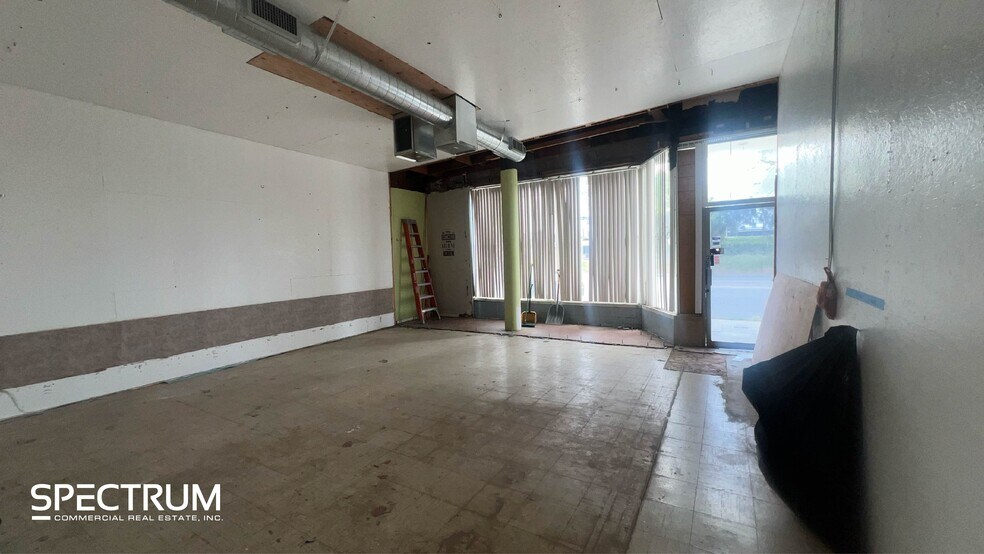 More Photos Of 7327-7329 Canoga Ave, Canoga Park Warehouse For Lease