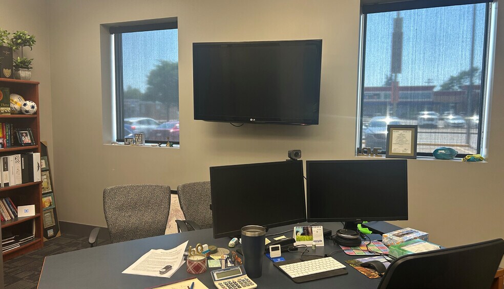 More Photos Of 7404 101 Ave NW, Edmonton Office For Sale