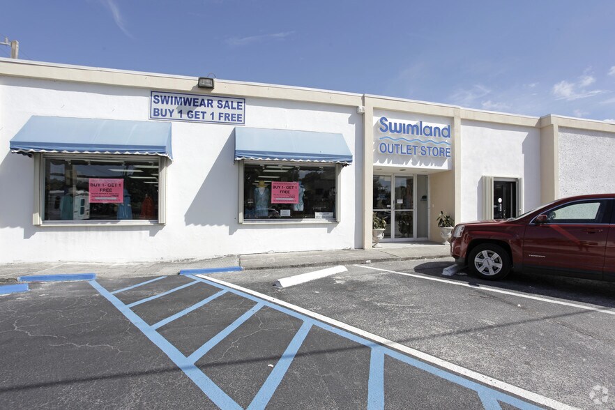 More Photos Of 3149 W Hallandale Beach Blvd, Hallandale Warehouse For Lease