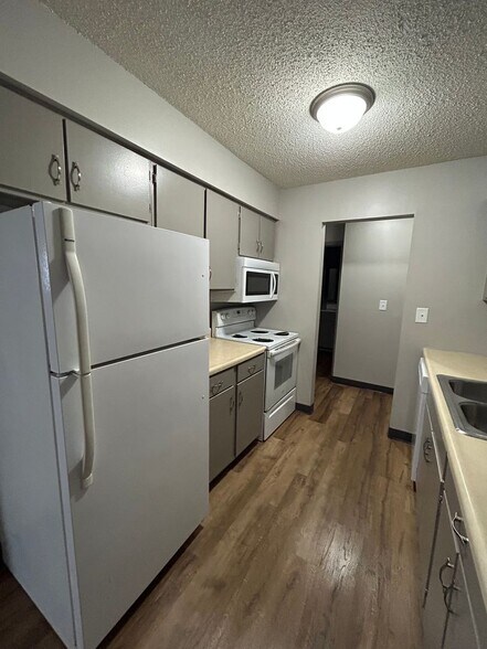 More Photos Of 810 Payton Ave, Des Moines Apartments For Sale