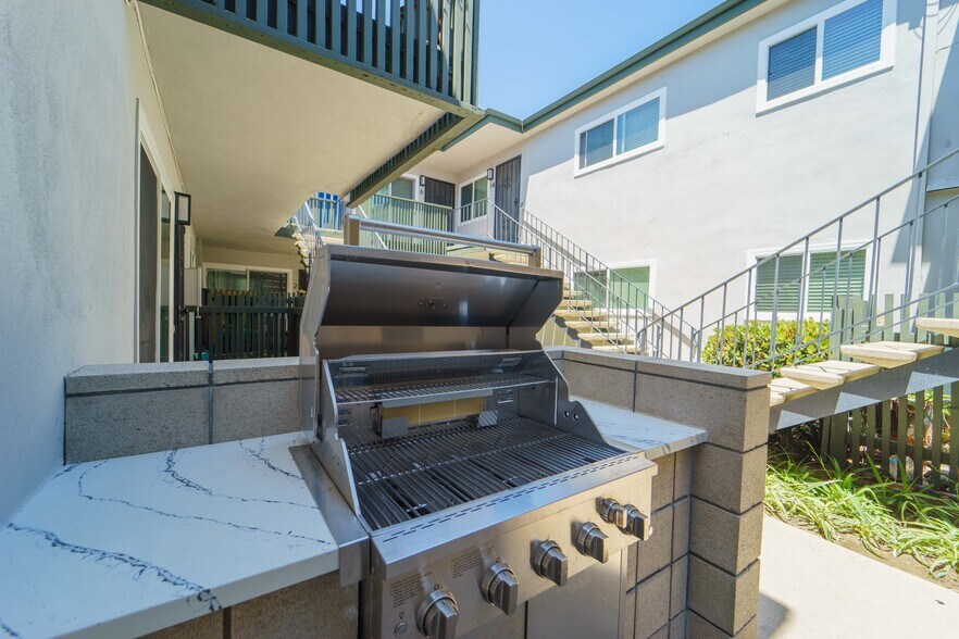 More Photos Of 3167 Landis St, San Diego Apartments For Sale