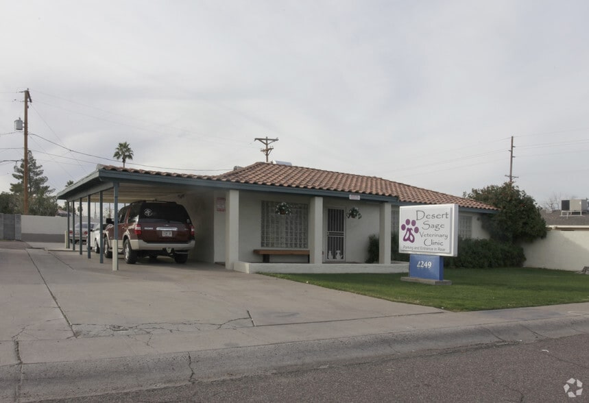 2249 W Bethany Home Rd  