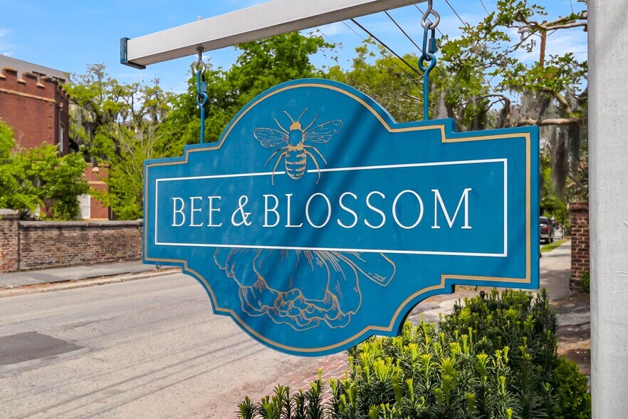 More Photos Of 184 Ashley Ave, Charleston Specialty For Sale