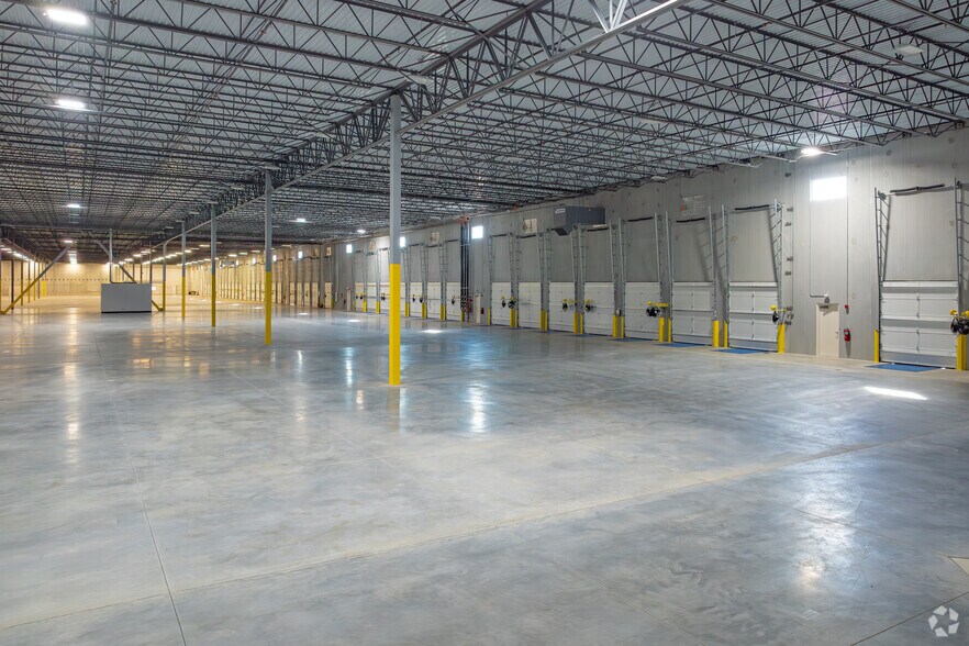 More Photos Of 2350 Park Center Dr, Mebane Warehouse For Lease