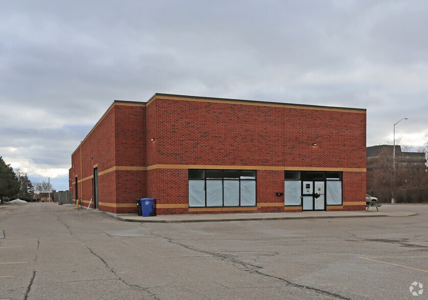 More Photos Of 245 Wyecroft Rd, Oakville General Retail For Lease