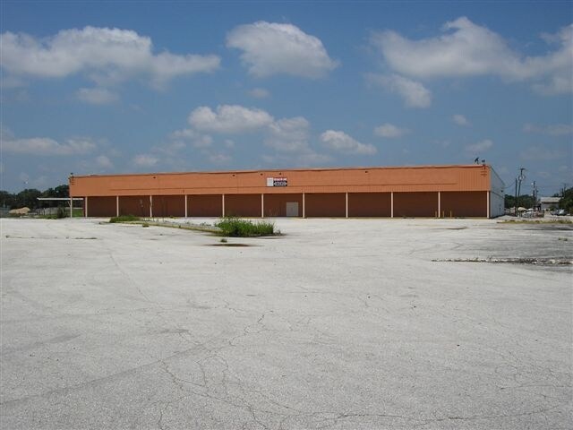 Primary Photo Of 700 S French Ave, Sanford Warehouse For Lease