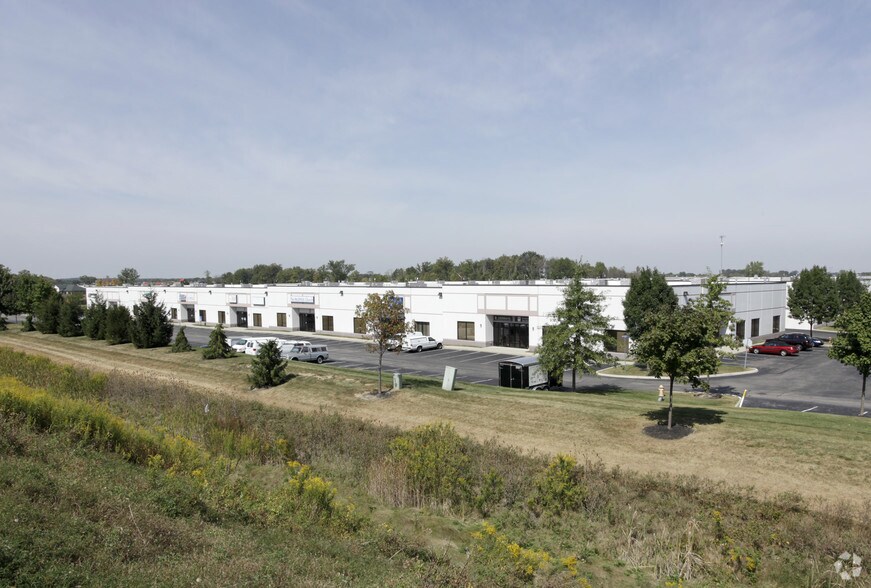 More Photos Of 8990-9054 Cotter St, Lewis Center Showroom For Sale