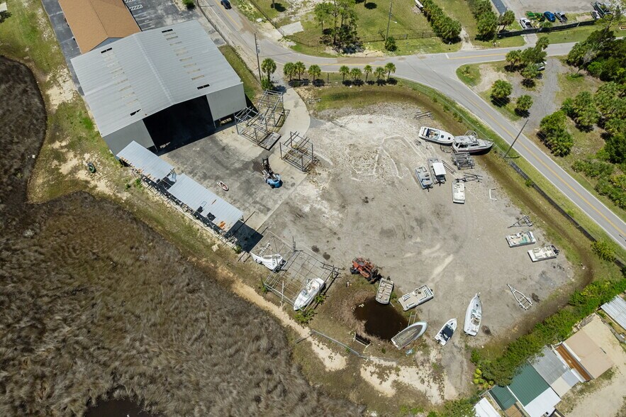 More Photos Of 5000 Calienta St, Hernando Beach Marina For Sale
