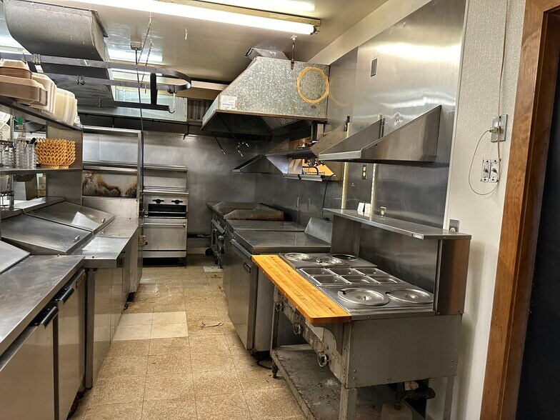 More Photos Of 194 Main St, Amesbury Restaurant For Sale