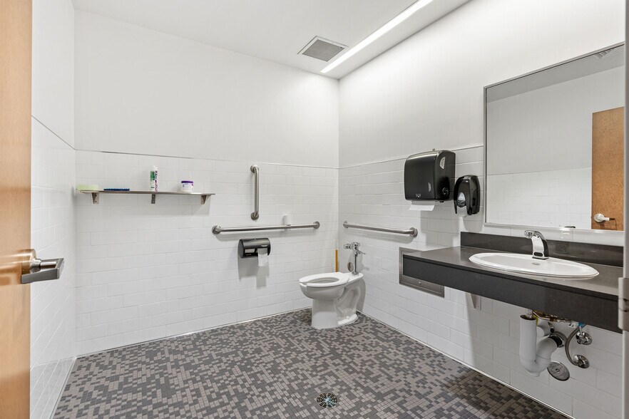 More Photos Of 1403-1405 W 2200 S, Salt Lake City Office For Lease