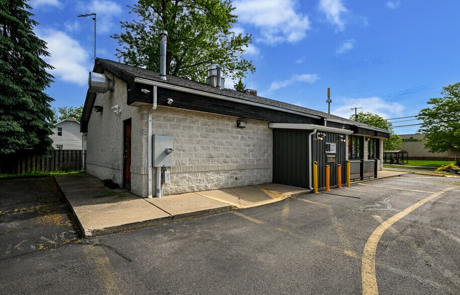 More Photos Of 2160 East Ave, Akron Restaurant For Sale