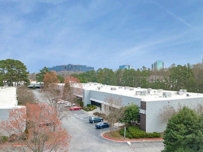 More Photos Of 120 Interstate N Pky E SE, Atlanta Light Distribution For Lease