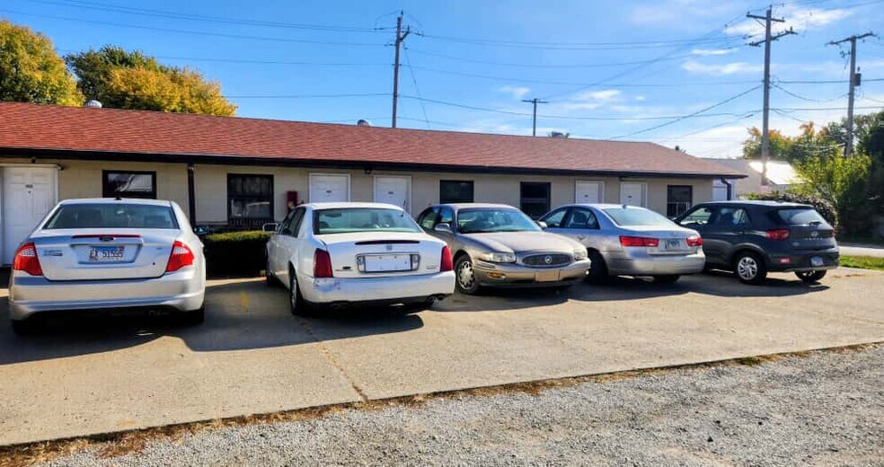 More Photos Of 317 S State St, Westville Hotel For Sale