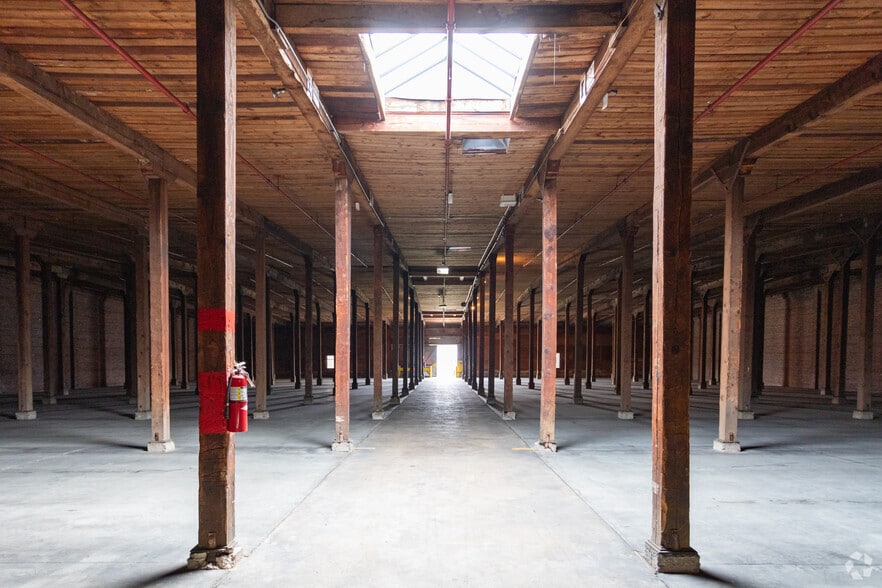 More Photos Of 946 Newgass St, Danville Manufacturing For Lease