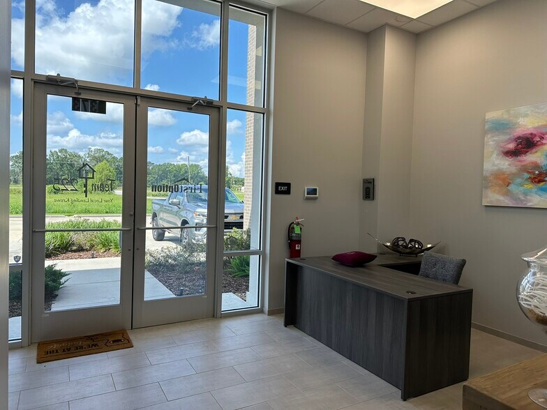 More Photos Of 9373 Baringer Foreman Rd, Baton Rouge Office For Sale