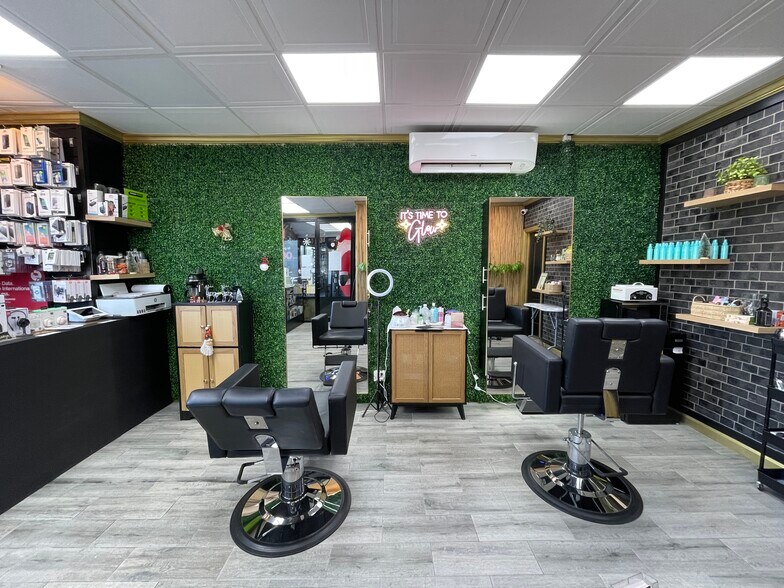 More Photos Of 701-705 Walt Whitman Rd, Melville Storefront For Sale