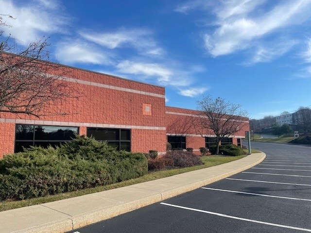 More Photos Of 5095 Ritter Rd, Mechanicsburg Research And Development For Lease
