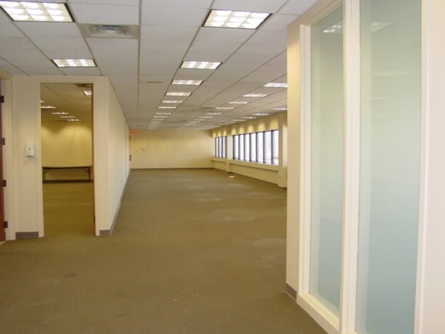 More Photos Of 527 Colman Center Dr, Rockford Office For Lease