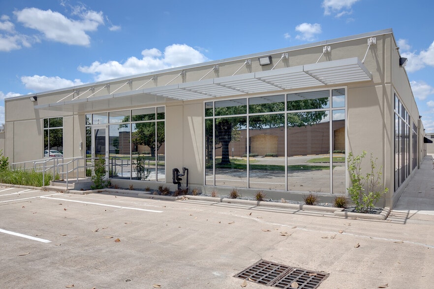 More Photos Of 9000 Hempstead Rd, Houston Unknown For Lease