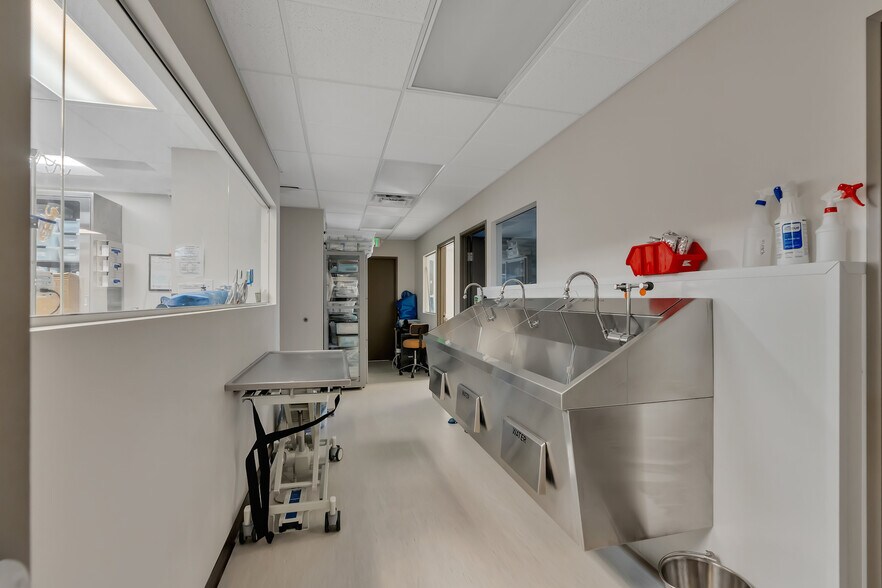 More Photos Of 2000 W South Boulder Rd, Lafayette Medical For Sale