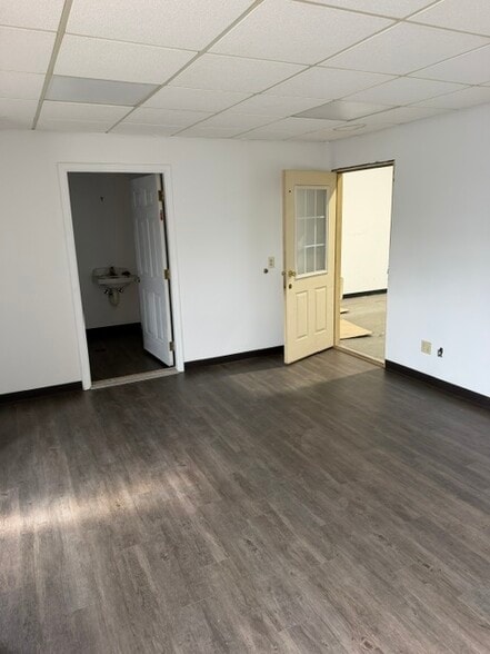 More Photos Of 2135 Maxim Dr, Rockdale Warehouse For Lease