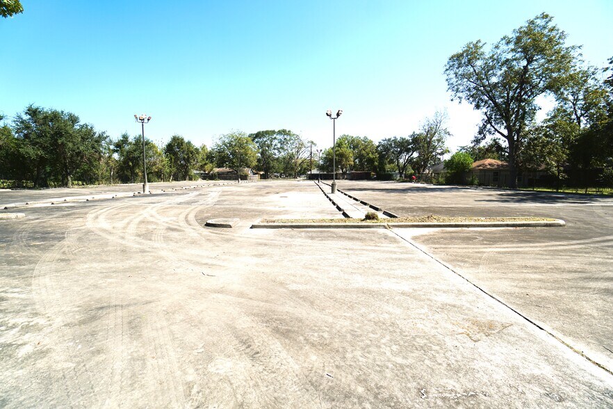 More Photos Of 5800 Airline Dr, Houston Flex For Lease