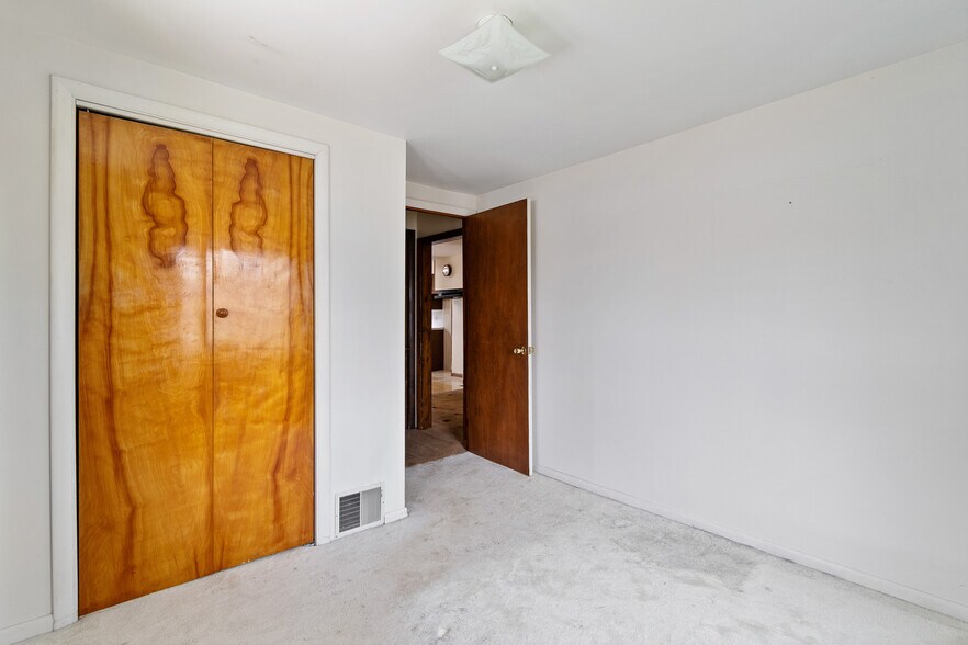 More Photos Of 608 Applegrove St NW, North Canton Office For Sale