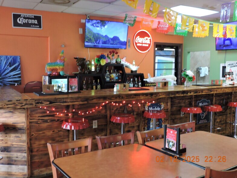 More Photos Of 5560 Gulfton Dr, Houston General Retail For Sale